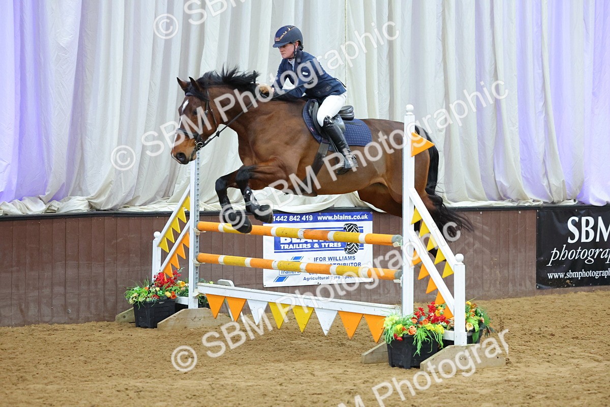 SBM_010079 - Class 21 - Nupafeed Supplements Senior Discovery/ 1m Open - First Round (1.00m)