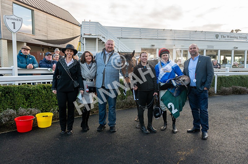 220125-Race 4-Komedy Kicks-2769 - Race 4