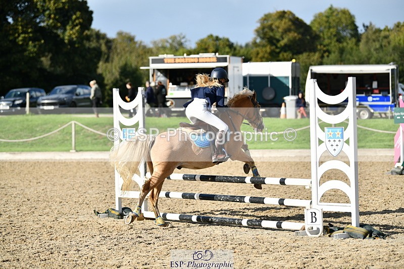 251004A-153229-01868 - Classes 8 & 9 70cm