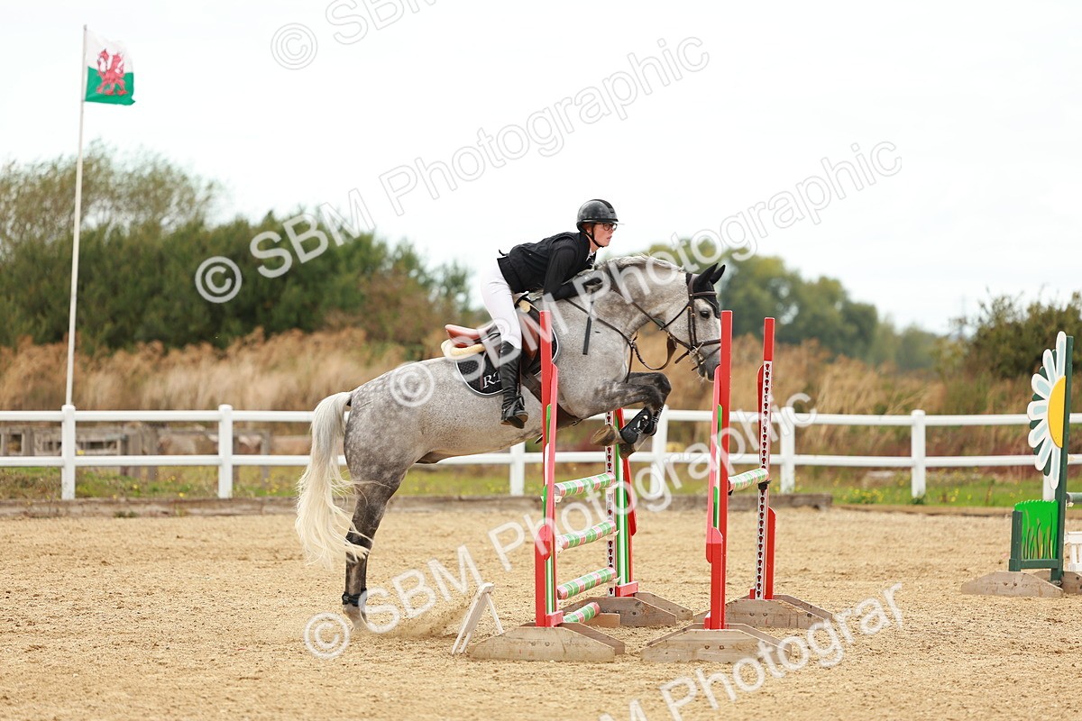 SBM_001515 - Class 4 - Senior Newcomers - 1.10m