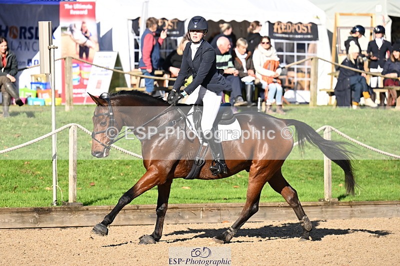 251024A-110620-06690 - B-158-Hannah.Hobhouse