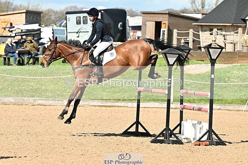 250416-151838-01681 - Cls 6 Foxhunter and 1.20m
