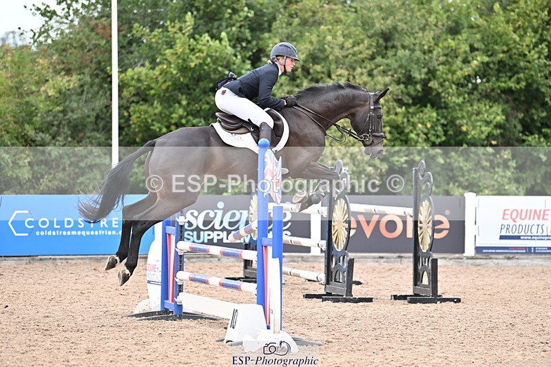 250820B-125737-00660 - Cls 4 Newcomers and 1.10m Open