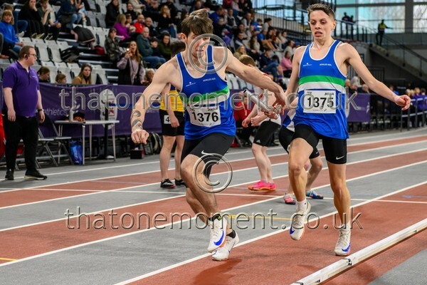 CombiMast25-925693 - Track Male Set One