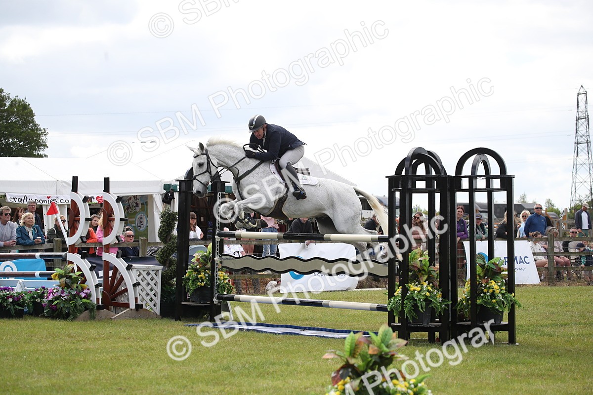 SBM_17540 - Class 208 - Senior Foxhunter 1.20m Open