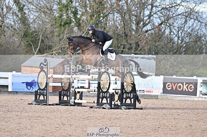 251126-125120-00533 - Cls 4 Newcomers and 1.10m