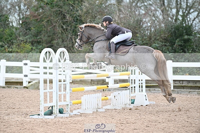 231119A-120913-05590 - Sun Cls 5 Newcomers & 1m Open