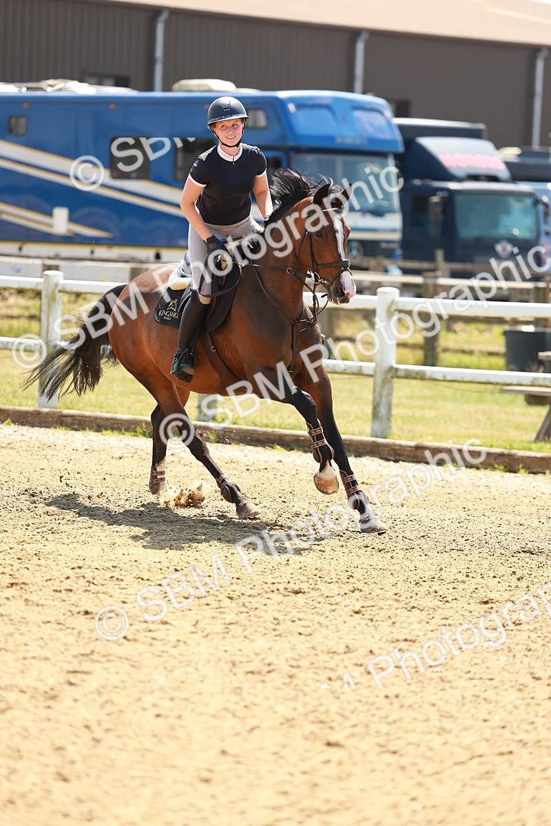 SBM_001406 - Class 4 - Senior Newcomers - 1.10m