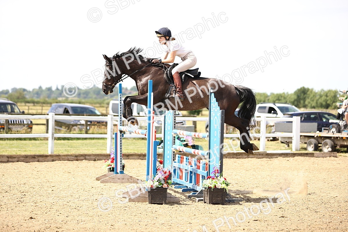 SBM_000635 - Class 15 - Redpost Equestian Senior Foxhunter - 1.20m