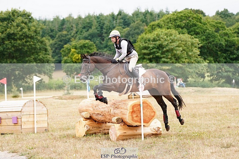 250803A-124600-13108 - M-556-Alex.Jupp-CARRY.ON.REGARDLESS