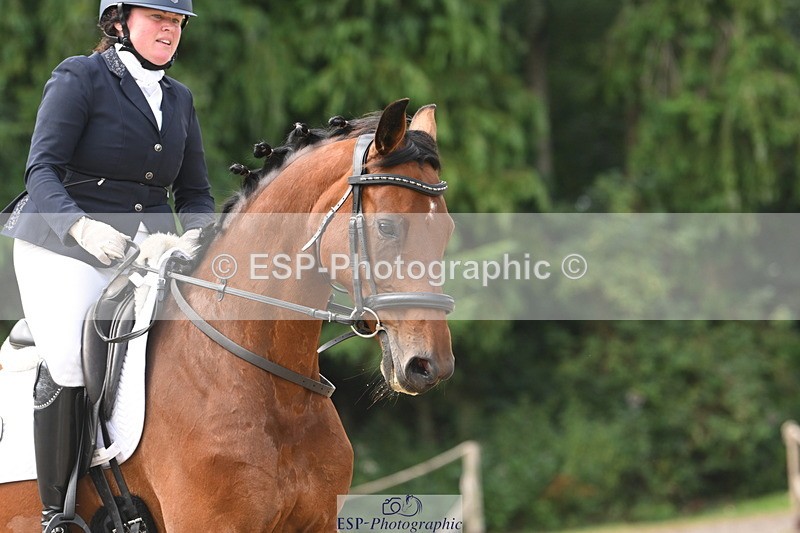 250719A-105246-04085 - 134-Carly.Moore-Taylors.Park.De'.Debutant