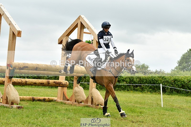 250524A-111929-09258 - B-321-Laura.Collett-BALANCERO