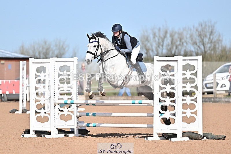 260408-104029-00207 - Cls 2 British Novice and 90cm