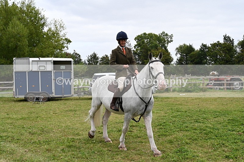 WJ6_2997 - Berks & Bucks - The Old farmhouse - Hound Exercise 20-08-25