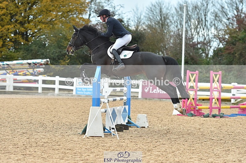 231111A-123912-01915 - Cls 12 Newcomers & 1.10m Open