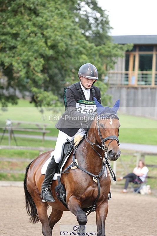 240804-100938-10924 - 359-Max_Forster-HOLD_ON_MY_HEART