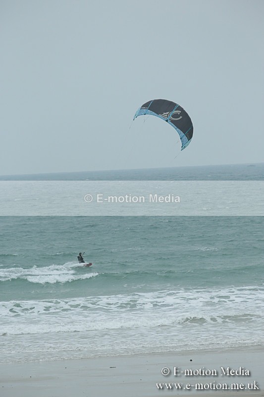 KS 300313-2 - Kite Surfing