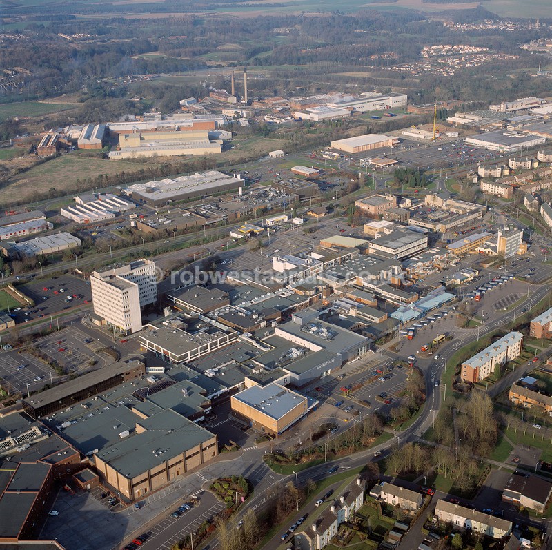 A00512E Glenrothes town centre 2004 - Settlements, infrastructure and attractions