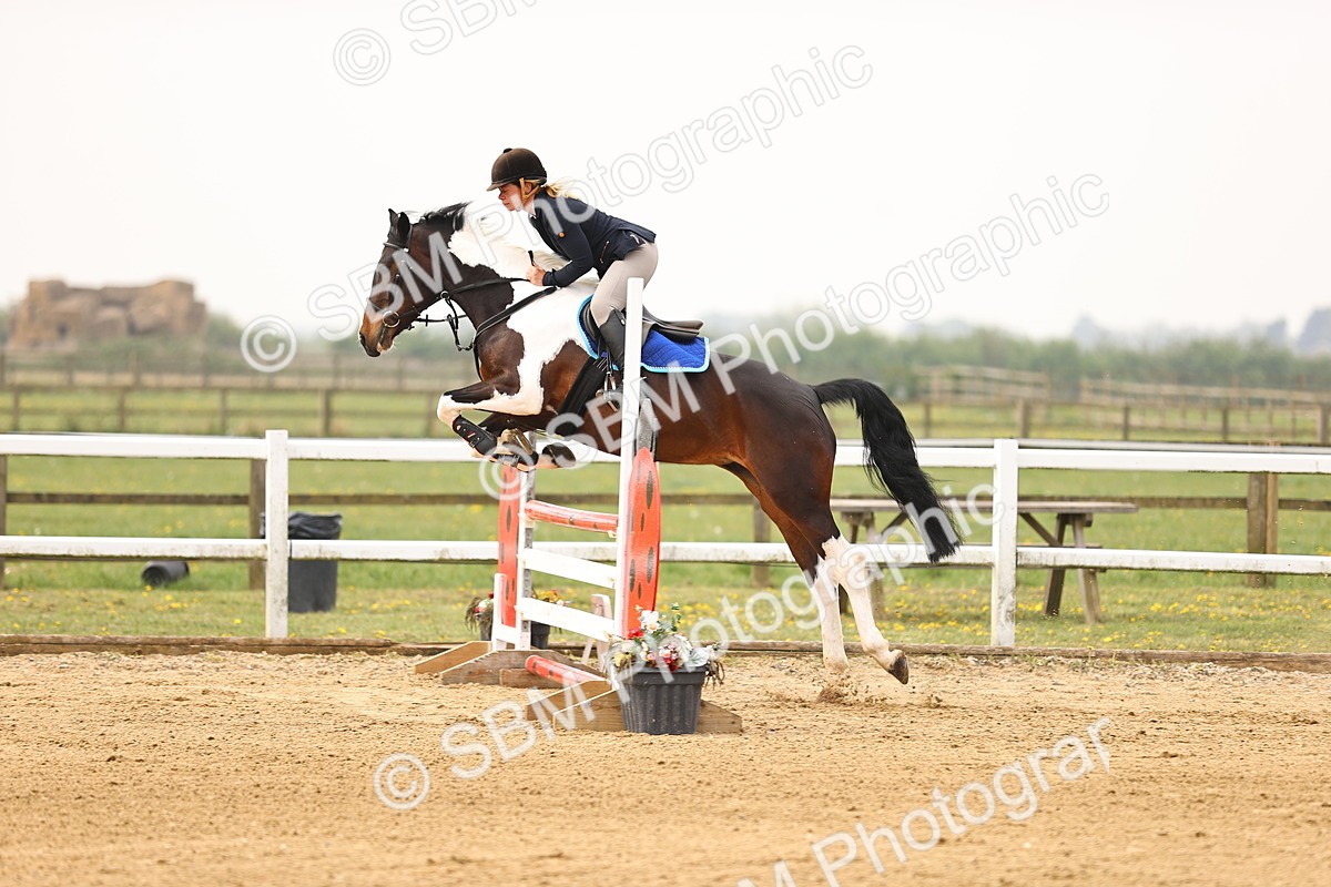  - Class 15 - Senior British novice - 90cm