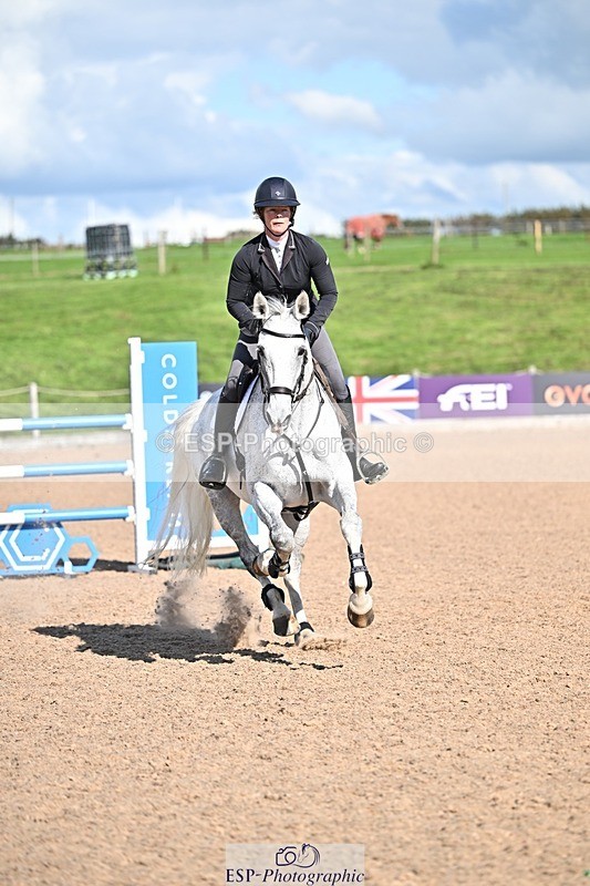 250924-141431-00558 - Cls 6 Foxhunter and 1.20m Open