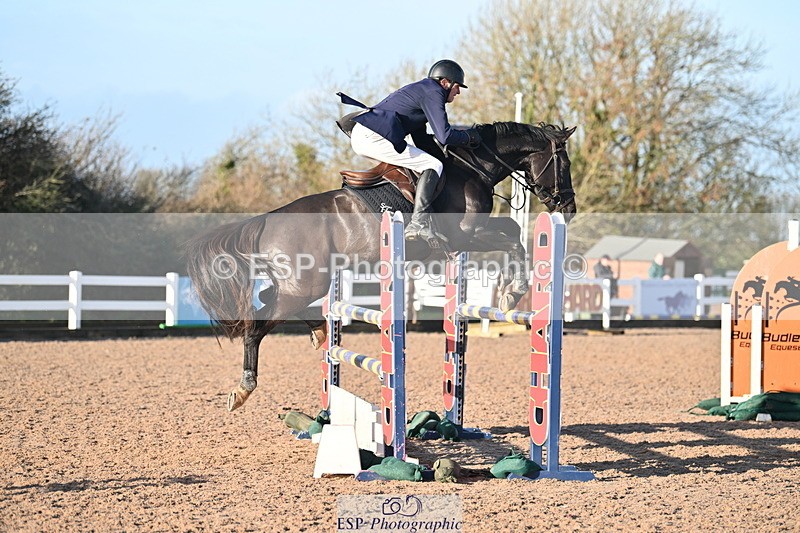 231210A-131914-02553 - Cls 20 Newcomers & 1.10m Open