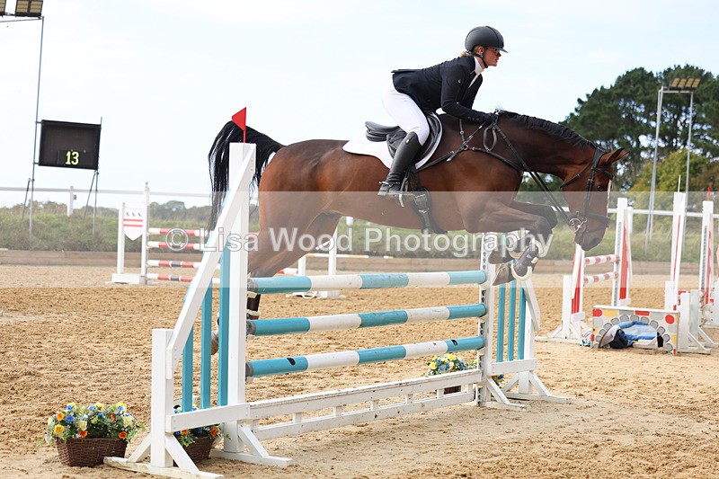 3E7A0507 - Class 13: Senior Newcomers/1.10m open
