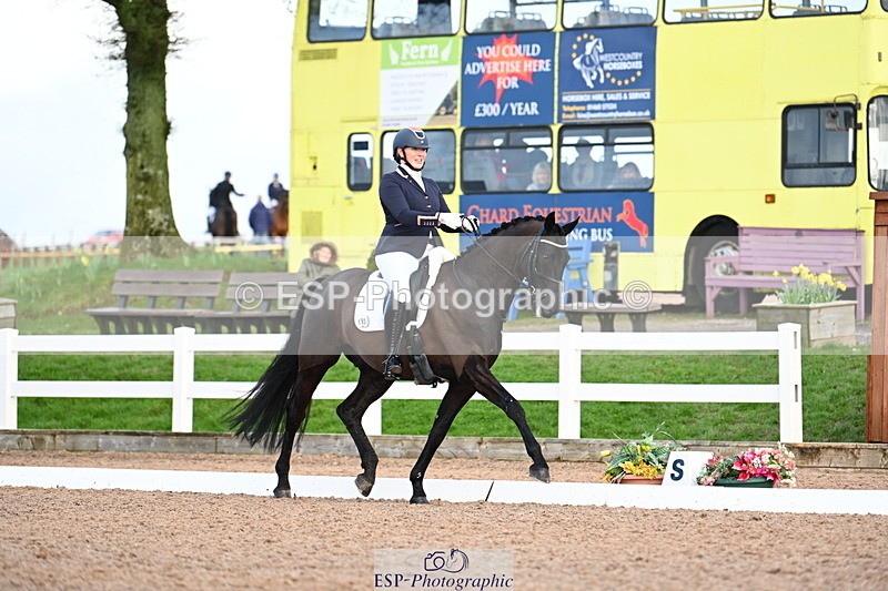 240218A-151001-09021 - 193-SARAH.RIDD-FIRST.KISS