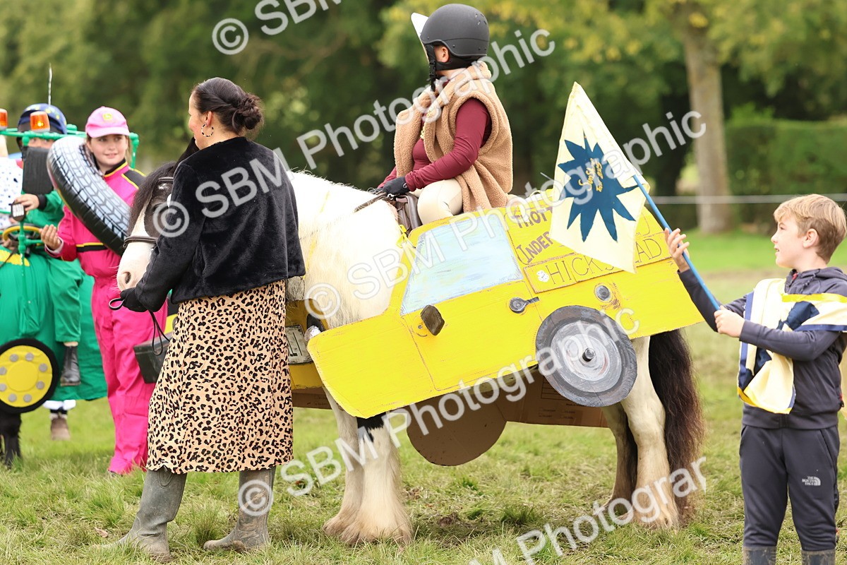 SBM_61679 - S37a - Fancy Dress Showing