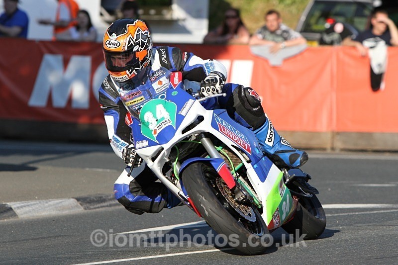  - Saturday Practice Newcomers/Supertwins