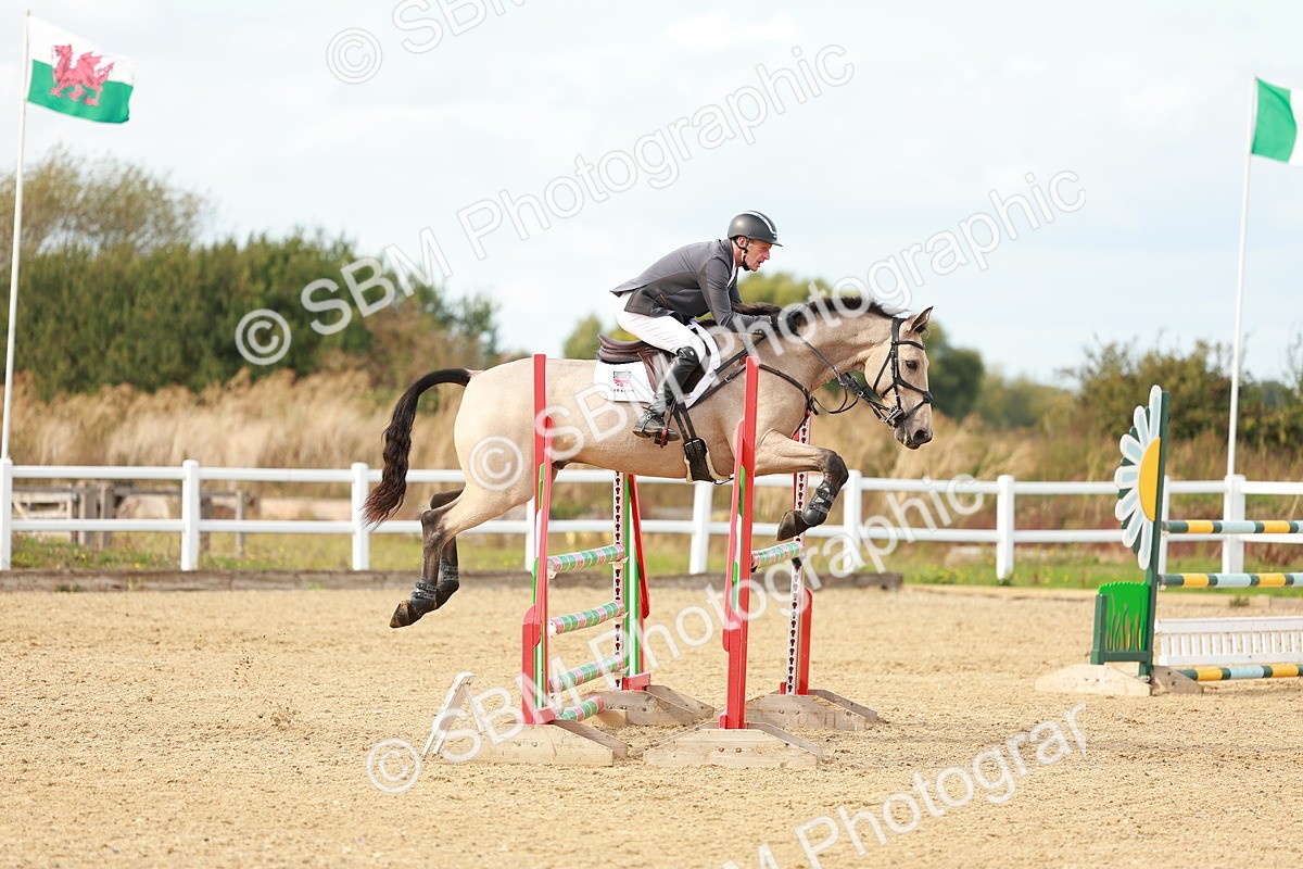 SBM_001841 - Class 4 - Senior Newcomers - 1.10m