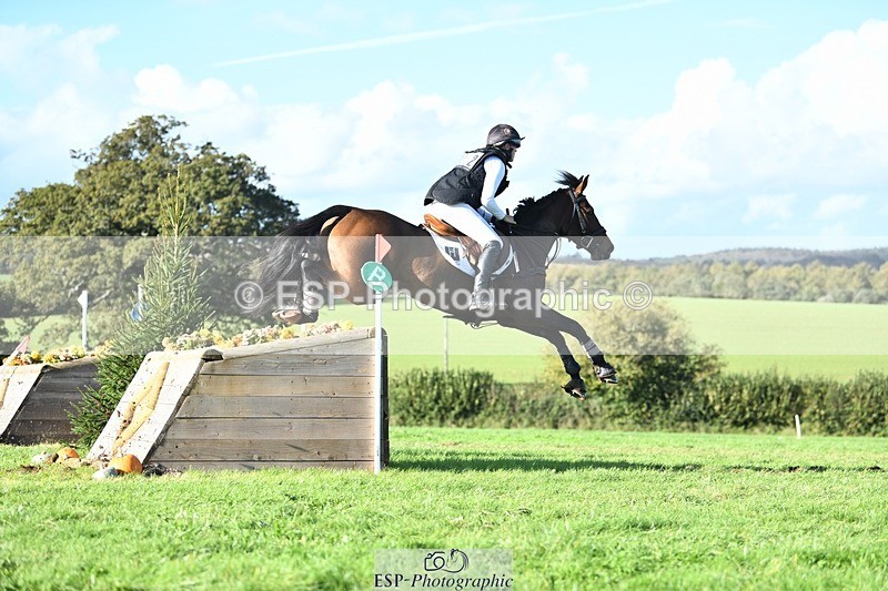 231022-150931-29128 - 352-GREANNANSTOWN.QUARRYMAN.GIRL-Grace.Taylor-XC