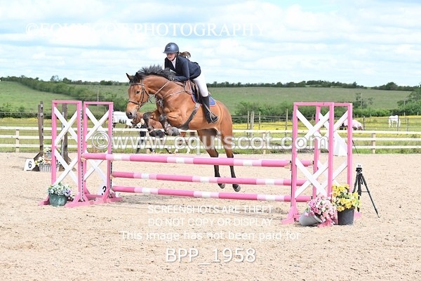 BPP_1958 - CLASS 18 SUN British Novice/ 90cm Open