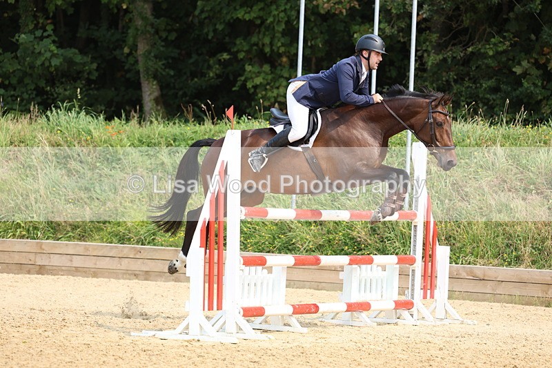 3E7A2451 - Class 8: Senior Newcomers/1.10m open