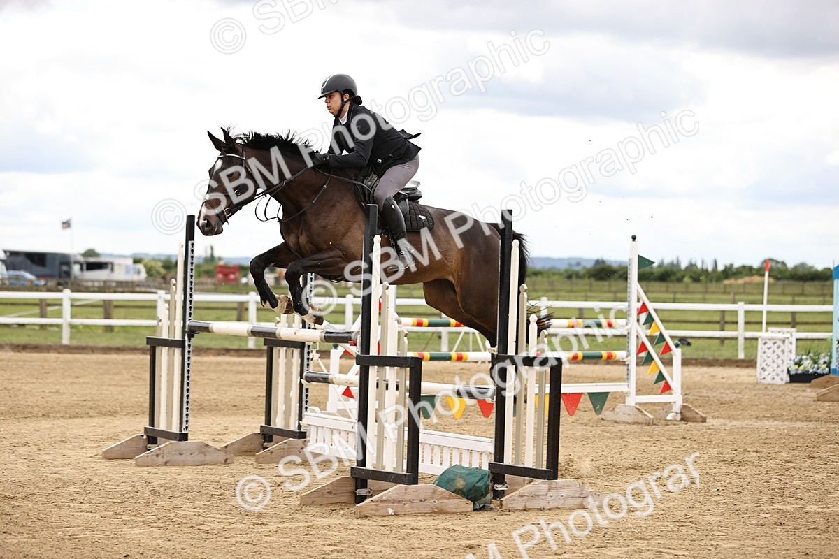 SBM_002991 - Class 11 - Senior Newcomers - 1.10m