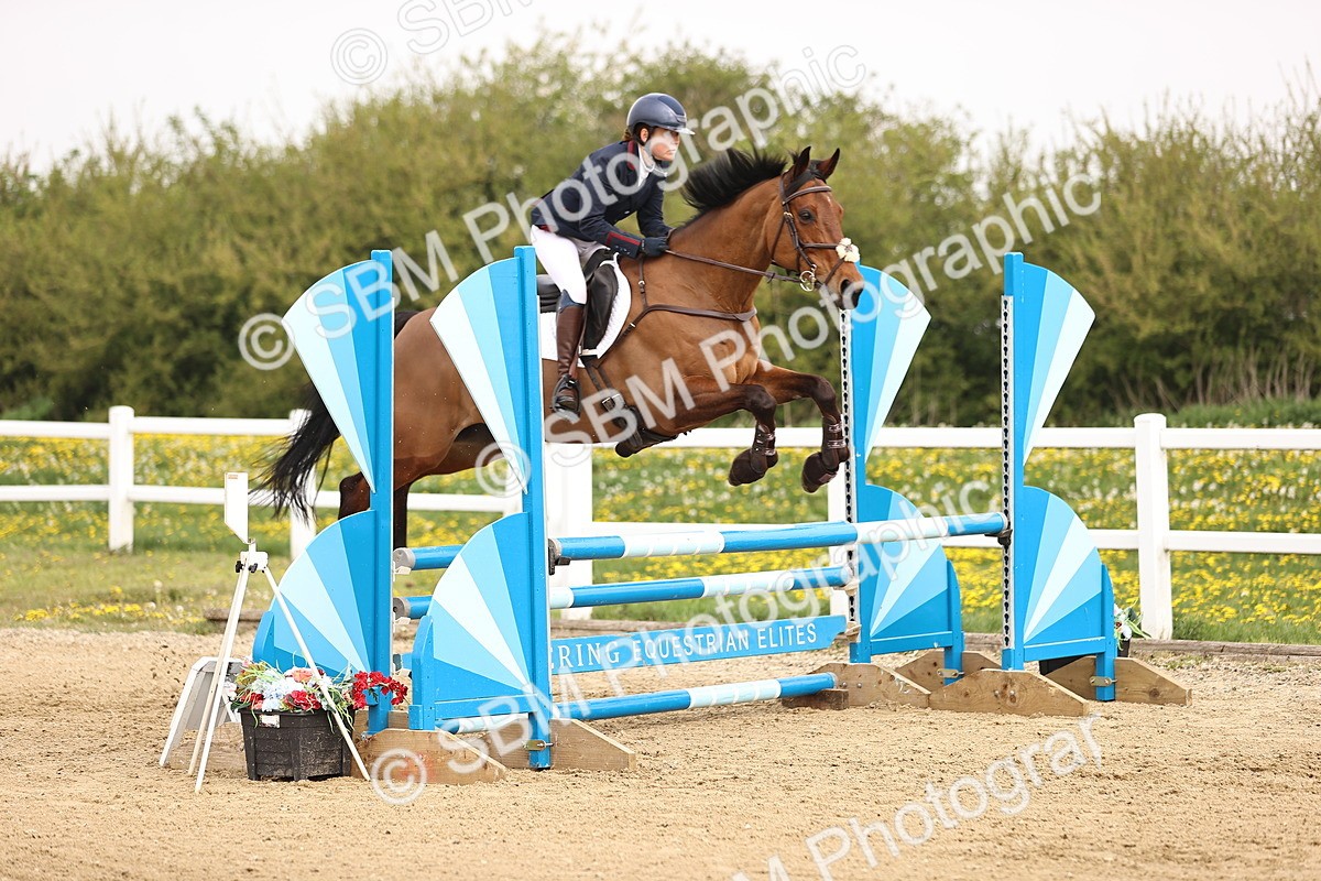  - Class 15 - Senior British novice - 90cm