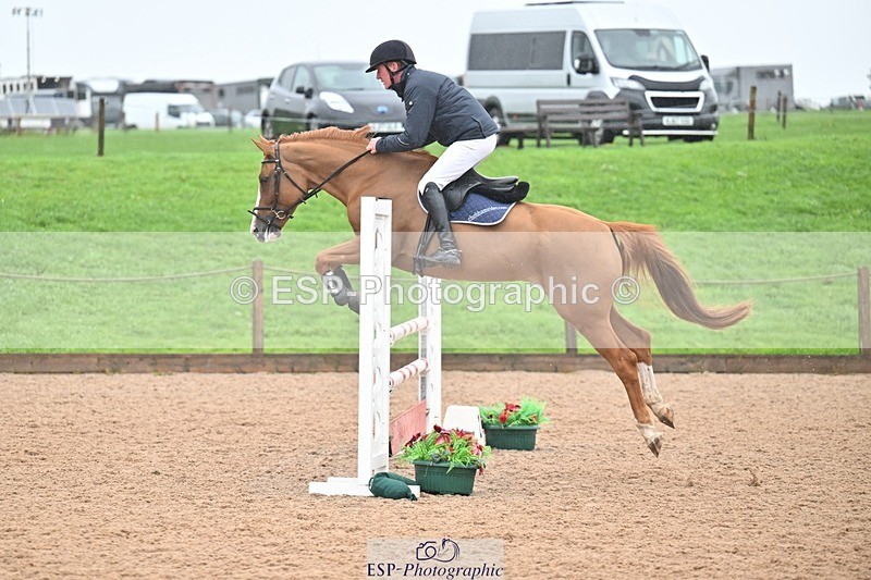 251003-121336-00676 - Cls 2 Newcomers and 1.10m