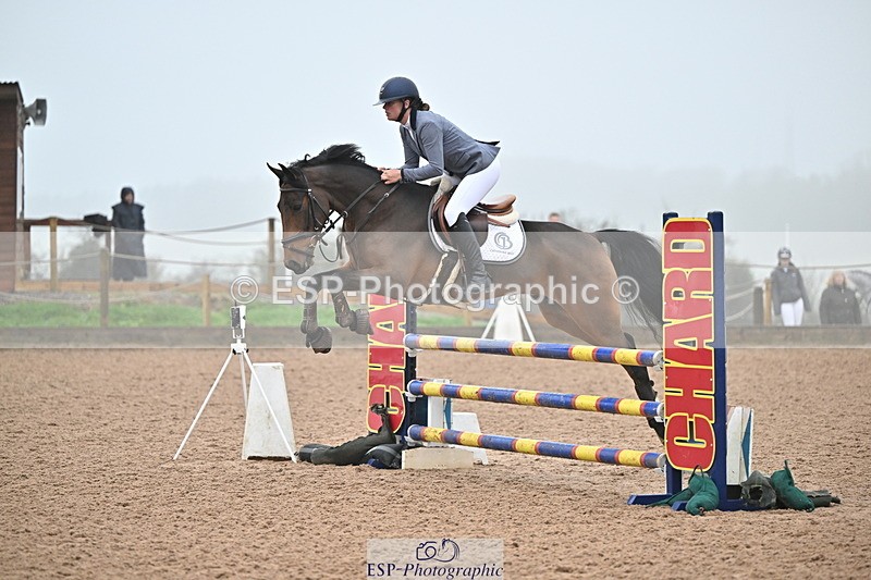 241103A-102939-06662 - SUN Cls 18 British Novice and 90cm Open