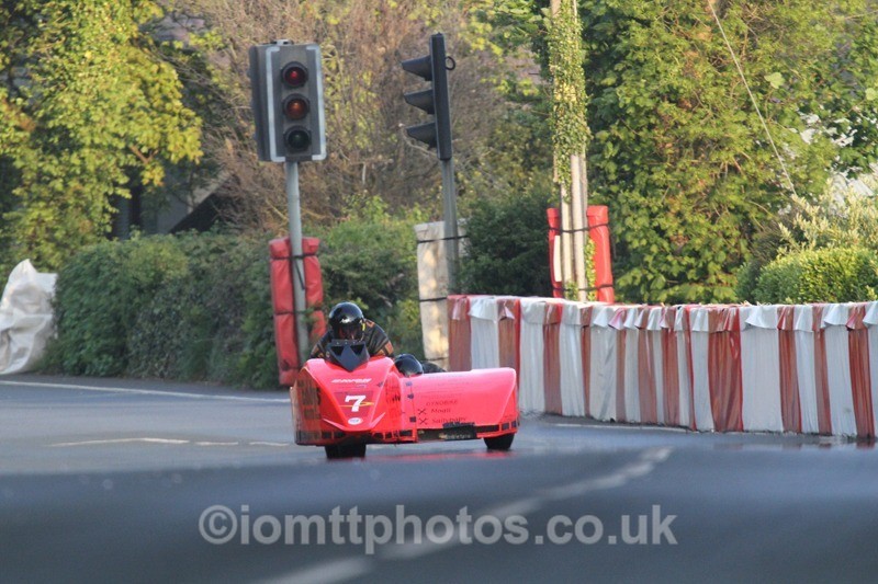IMG_5672 - Thursday Practice - TT 2013 Side Car