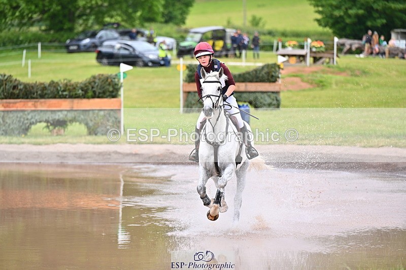 250524A-104706-09409 - A-065-Beatrice.Montgomerie-JAG.WOMANIZER.LADY