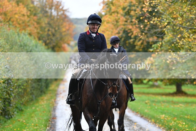 WJ5_6121 - B&B walk back for Hunt Tea !