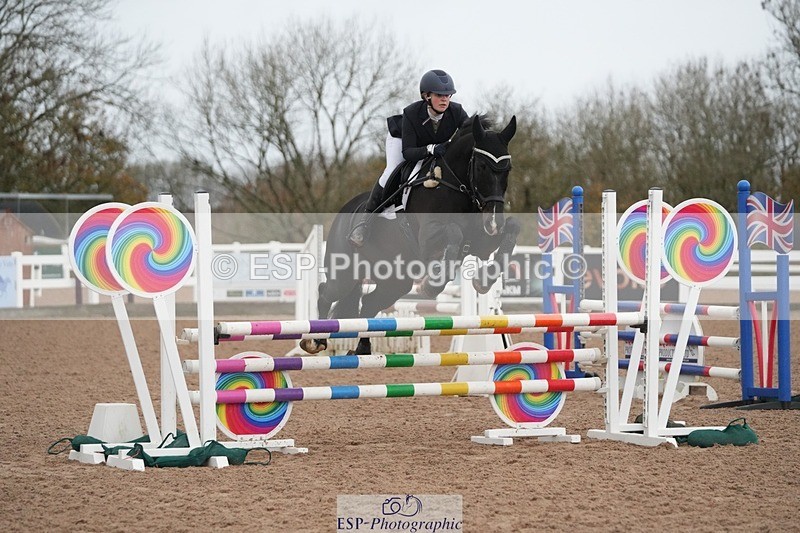 251109-084122-03057 - Cls 15 British Novice and 90cm Open