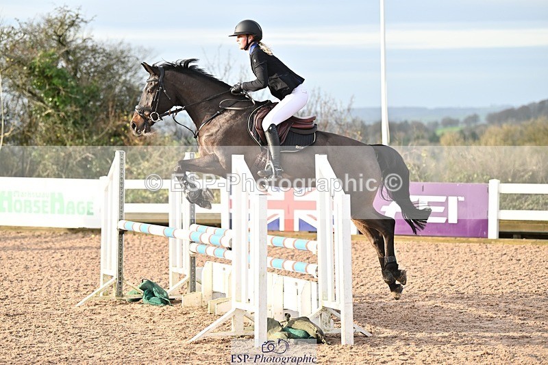 241206-100459-00164 - Cls 2 British Novice and 90cm Open
