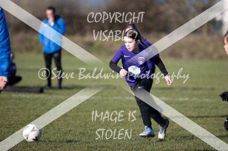 1DX31045 - 2026-01-17 FC Abbey Meads U9 Purple Girls V Develop FC U9 Girls