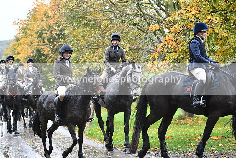 WJ5_6347 - B&B walk back for Hunt Tea !