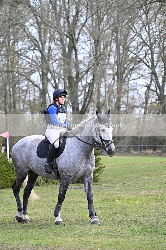 WJ7_0129 - Time 10:13 to 10:38 Times at the Fence
