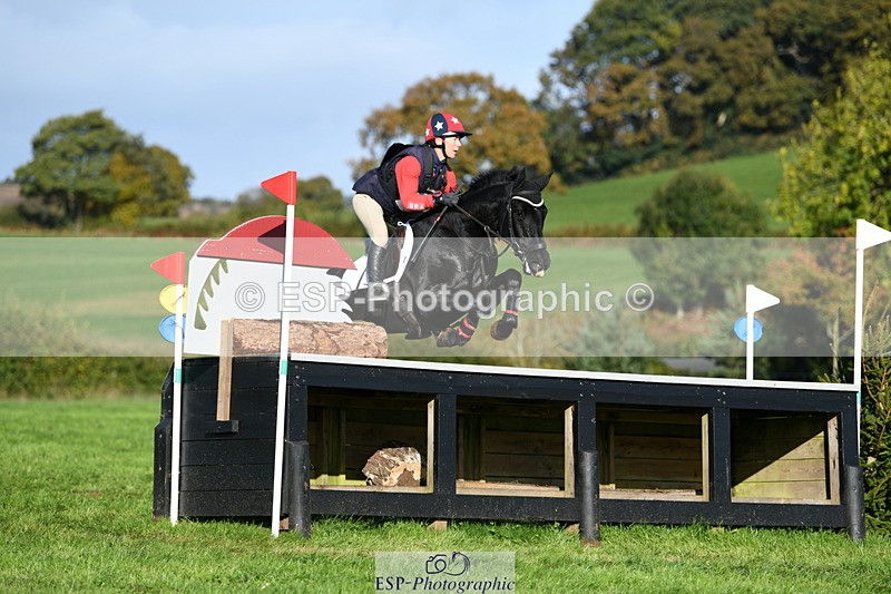 251024A-110821-07564 - A-013-Louisa.Lockwood