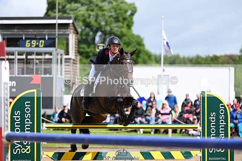 240526-104739-20162 - 325-MIDNIGHT_ENDEAVOUR-Tom_Jackson