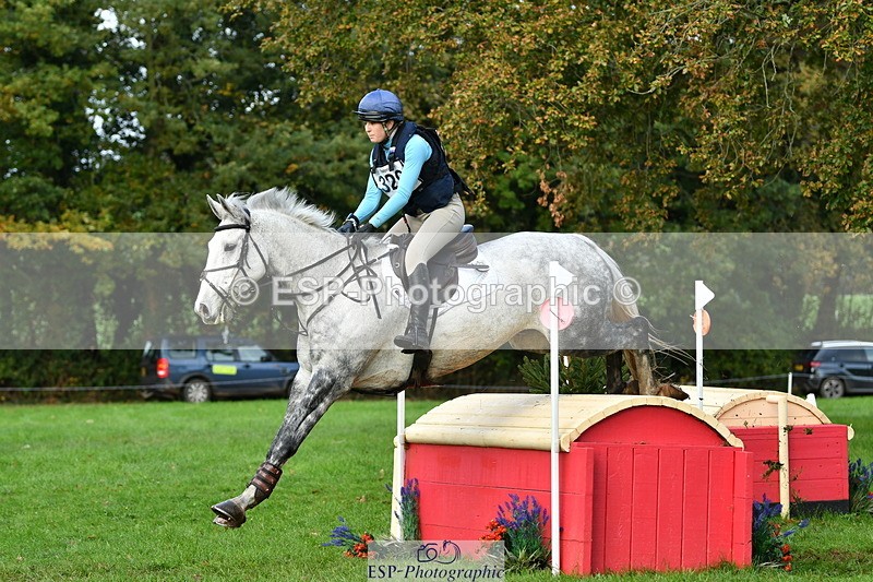 251025A-095944-15212 - D-329-Clementine.Montgomerie