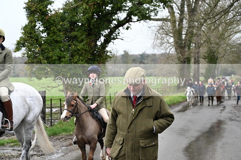 WJ7_9388 - Walk out..