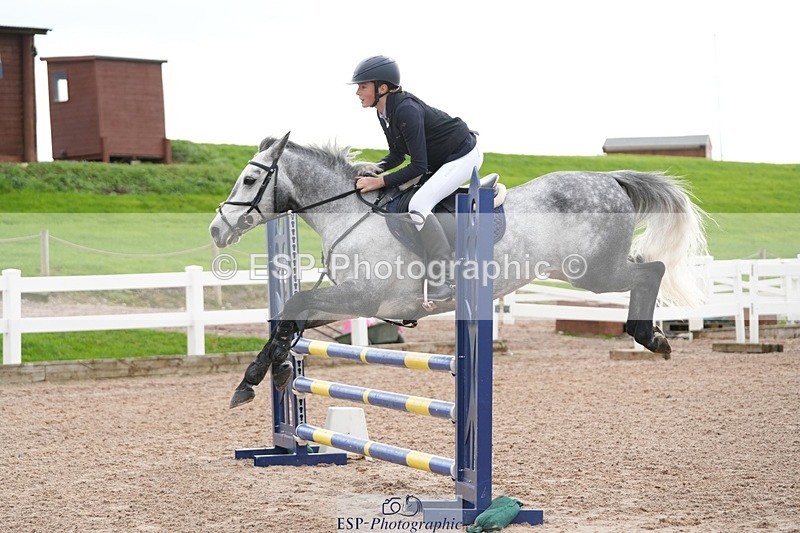 251026-120712-02327 - Cls 4 Pony Winter Novice + 80cm Open
